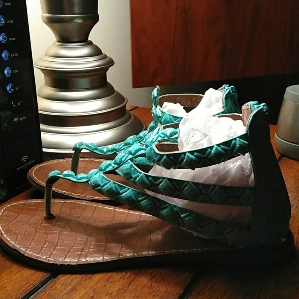 Sandals - Picture 3 of 3